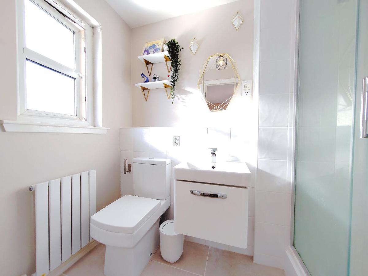 Modern And Spacious Double&King Bedrooms Both With Private Bathrooms Edinburgh Exterior photo